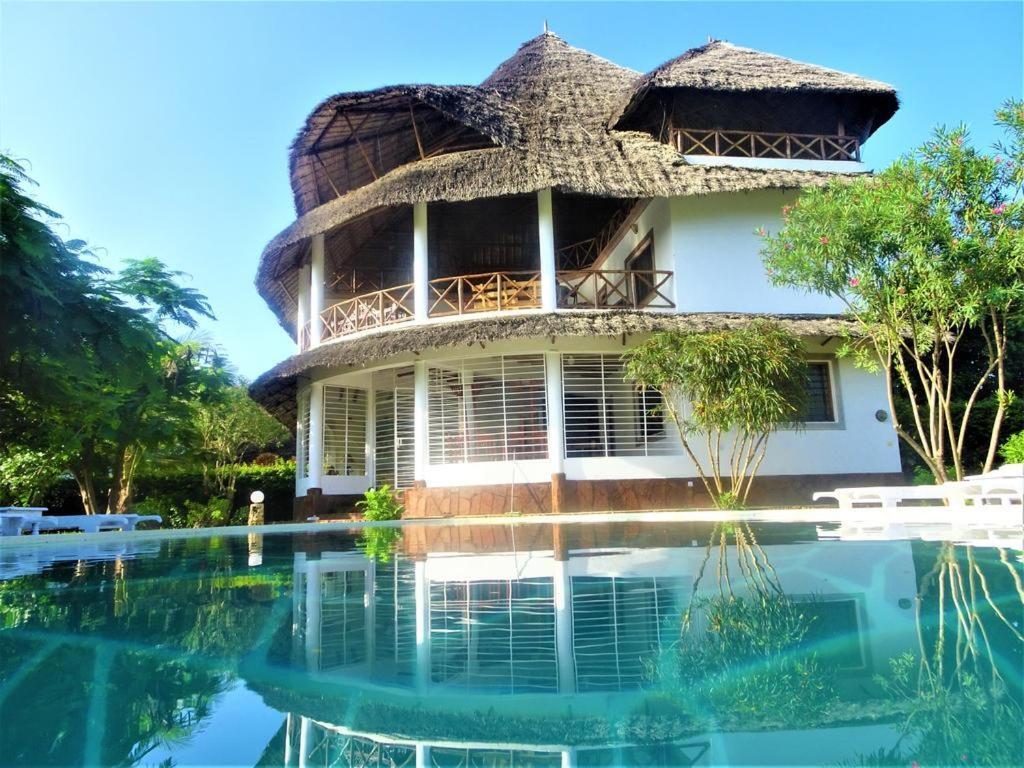 Hotel Watamu, Nestled Between Pristine Beaches And Lush Tropical Forest Exterior foto